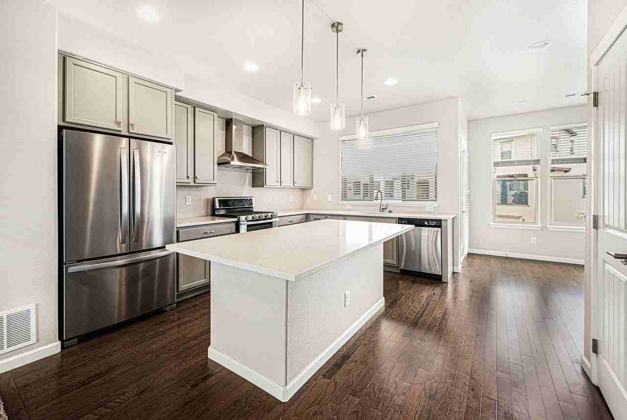 15525 W Washburn Ave - Photo 3 of 23