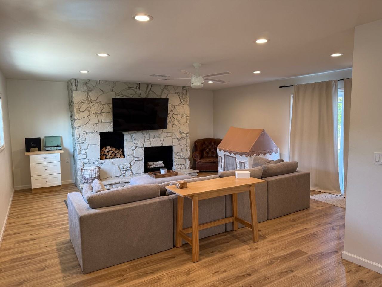 12201 Diamond St - Photo 3 of 23