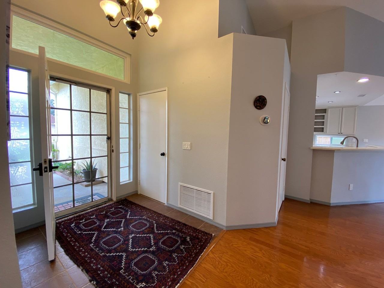 1559 Harbor Dr - Photo 4 of 33