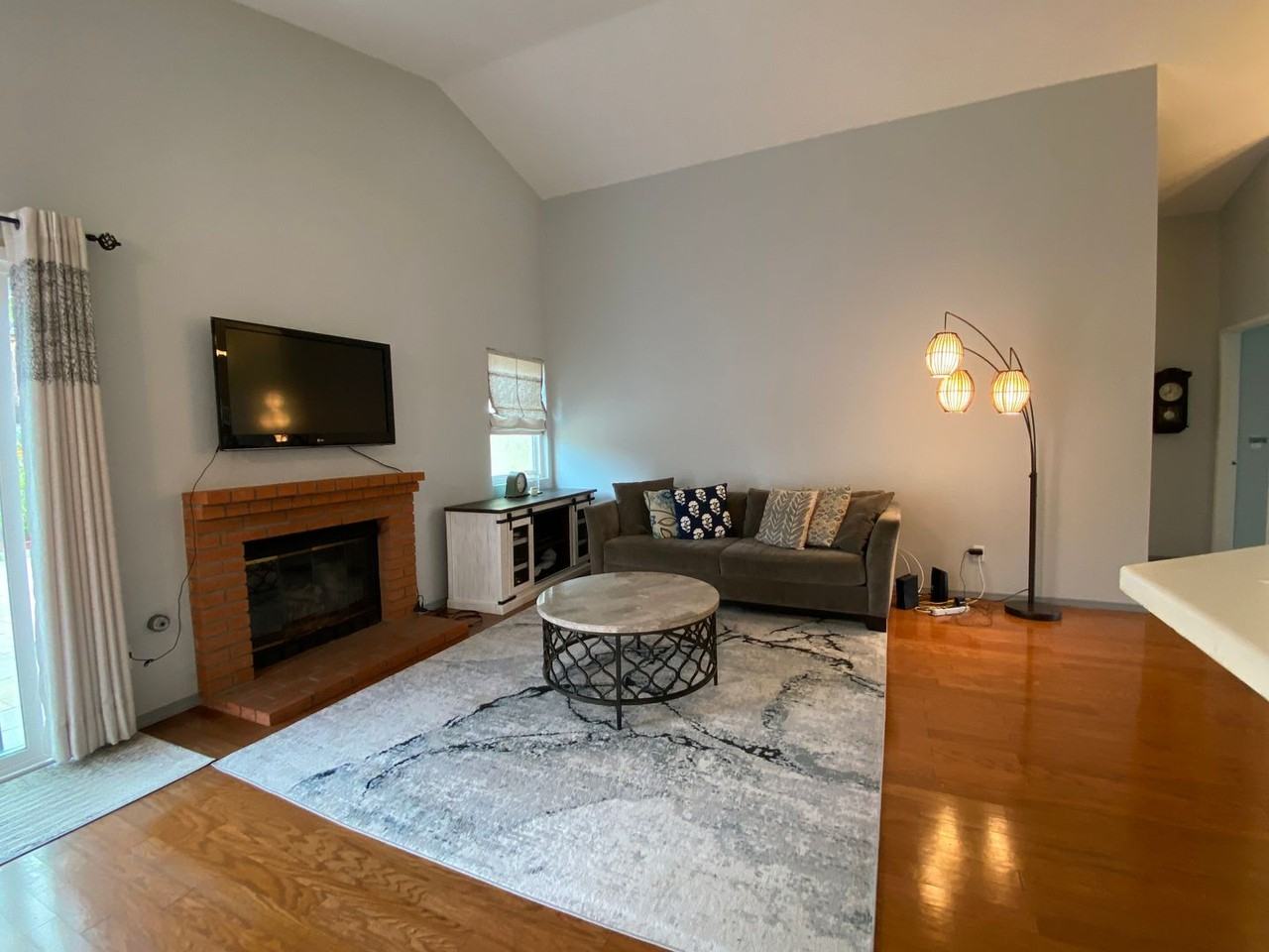 1559 Harbor Dr - Photo 7 of 33