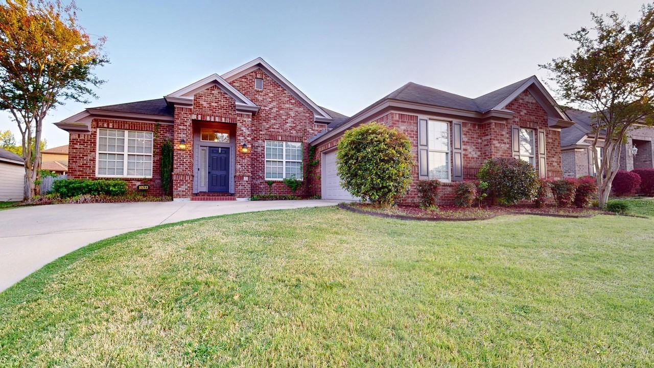 10533 Duncannon Trl - Photo 2 of 42