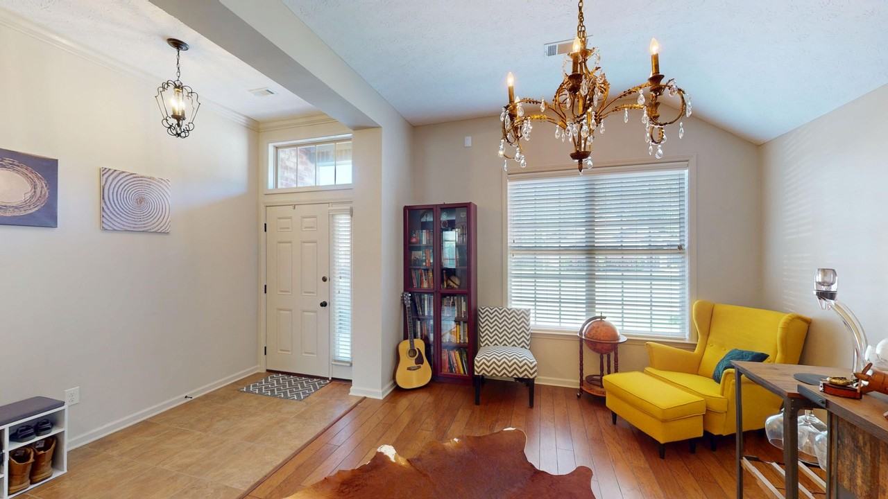 10533 Duncannon Trl - Photo 4 of 42