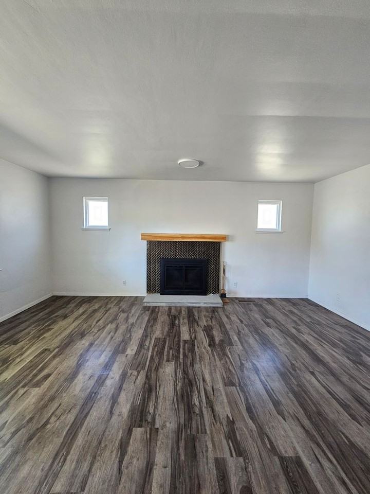 1610 Auburn Way - Photo 2 of 12