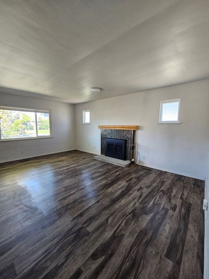 1610 Auburn Way - Photo 3 of 12