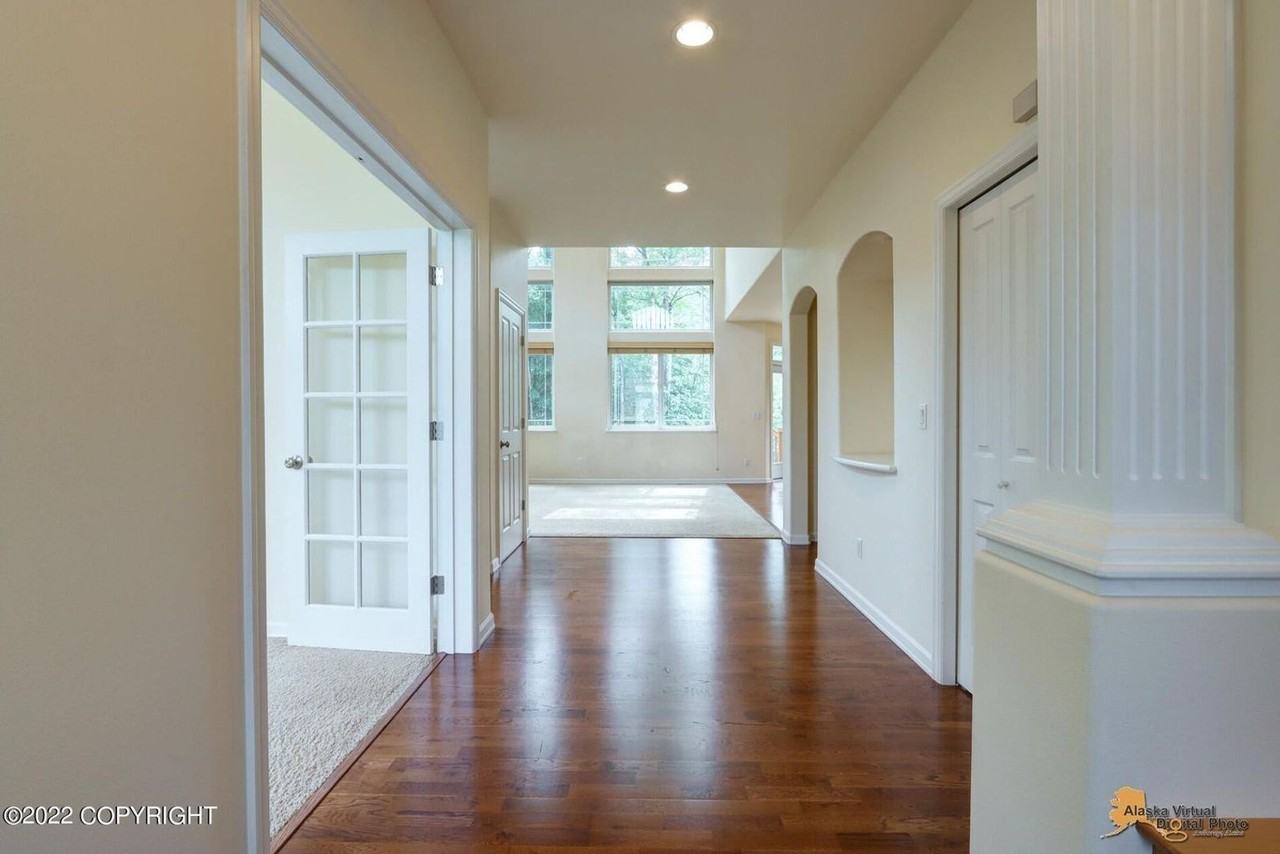 17664 Shasta Cir - Photo 5 of 50