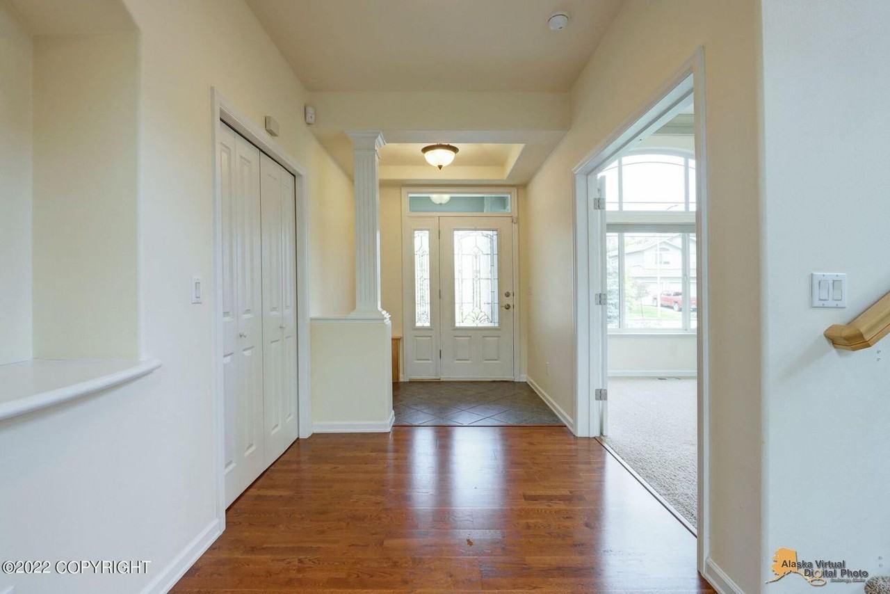 17664 Shasta Cir - Photo 6 of 50