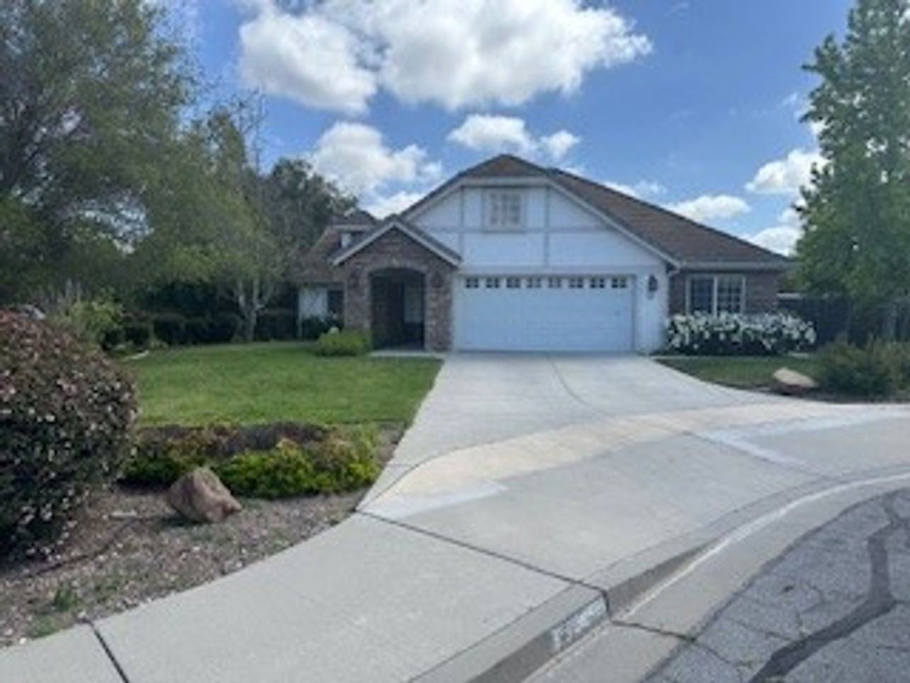 587 Windmill Ct - Photo 2 of 17