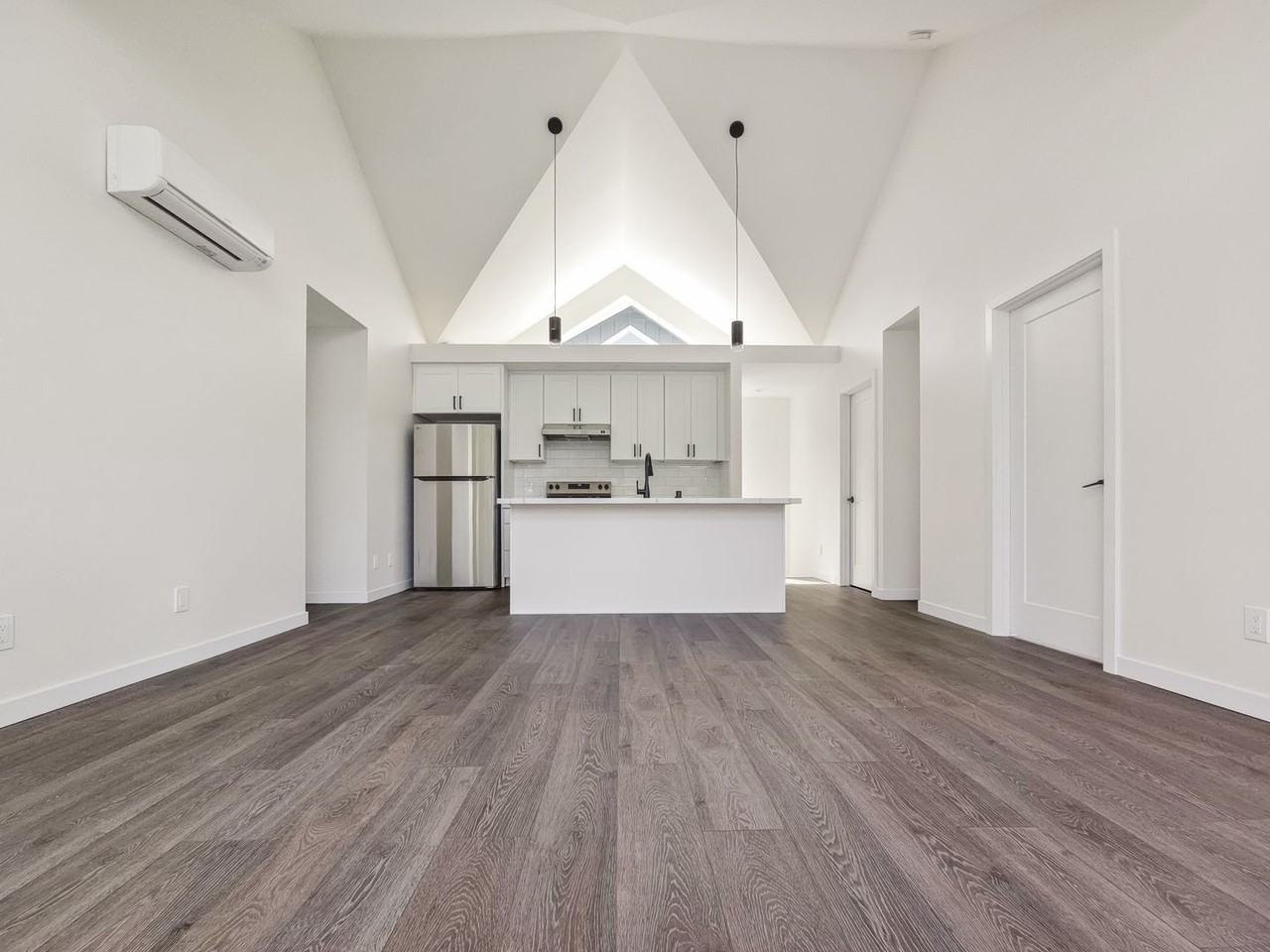3608 49th Ave Sw - Photo 3 of 12