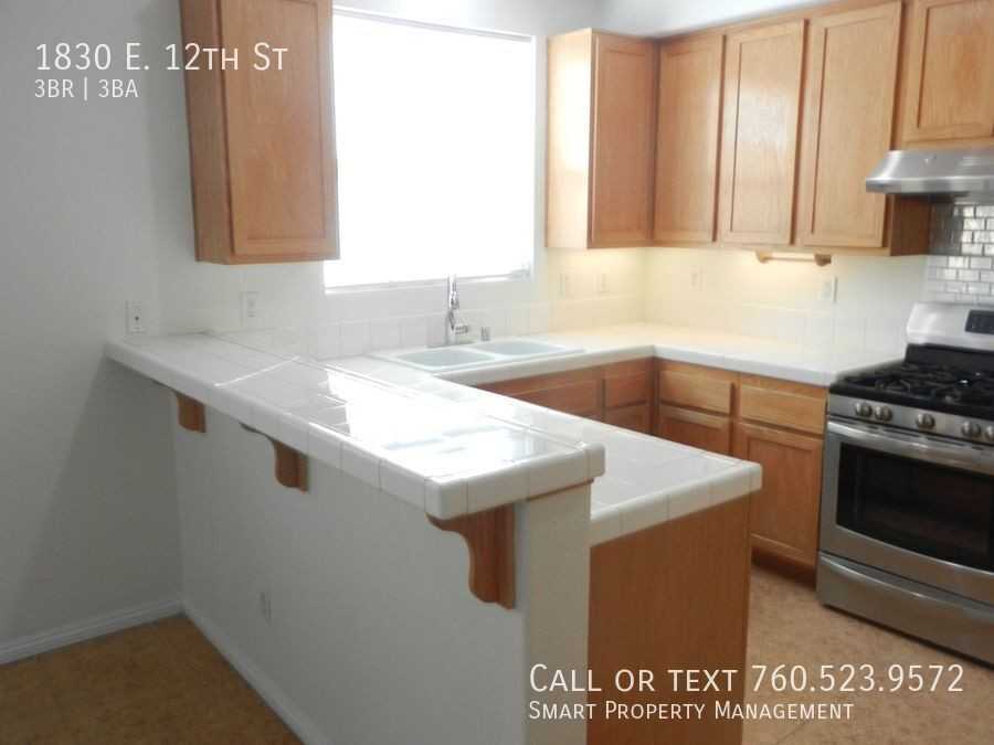 1830 E 12th St - Photo 7 of 35