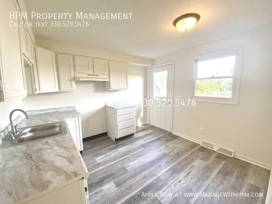 3055 Dalton Pl Sw - Photo 4 of 13