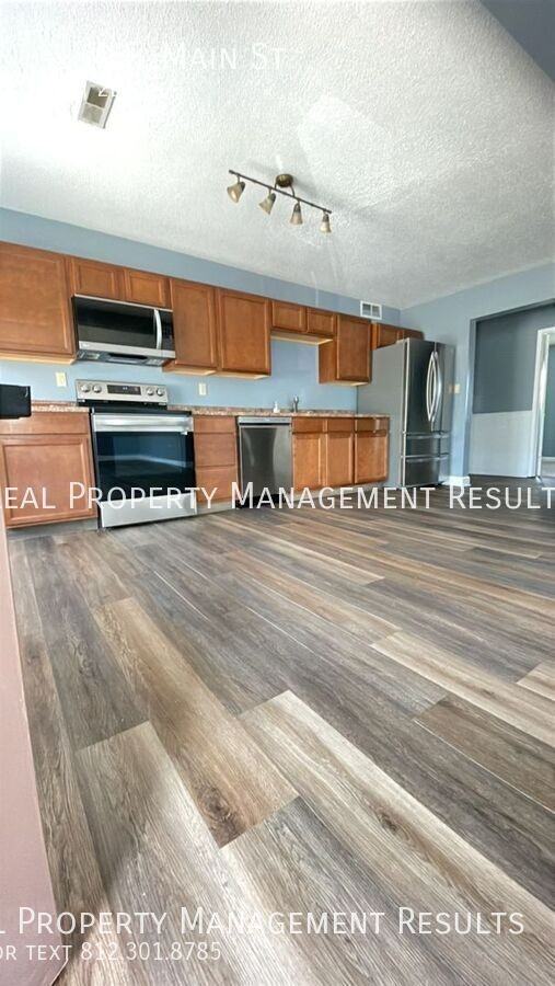 1154 E Main St - Photo 3 of 14