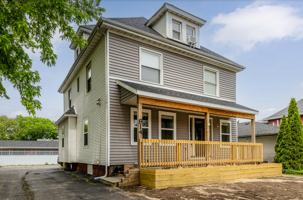 featured image of 914 Main St #2