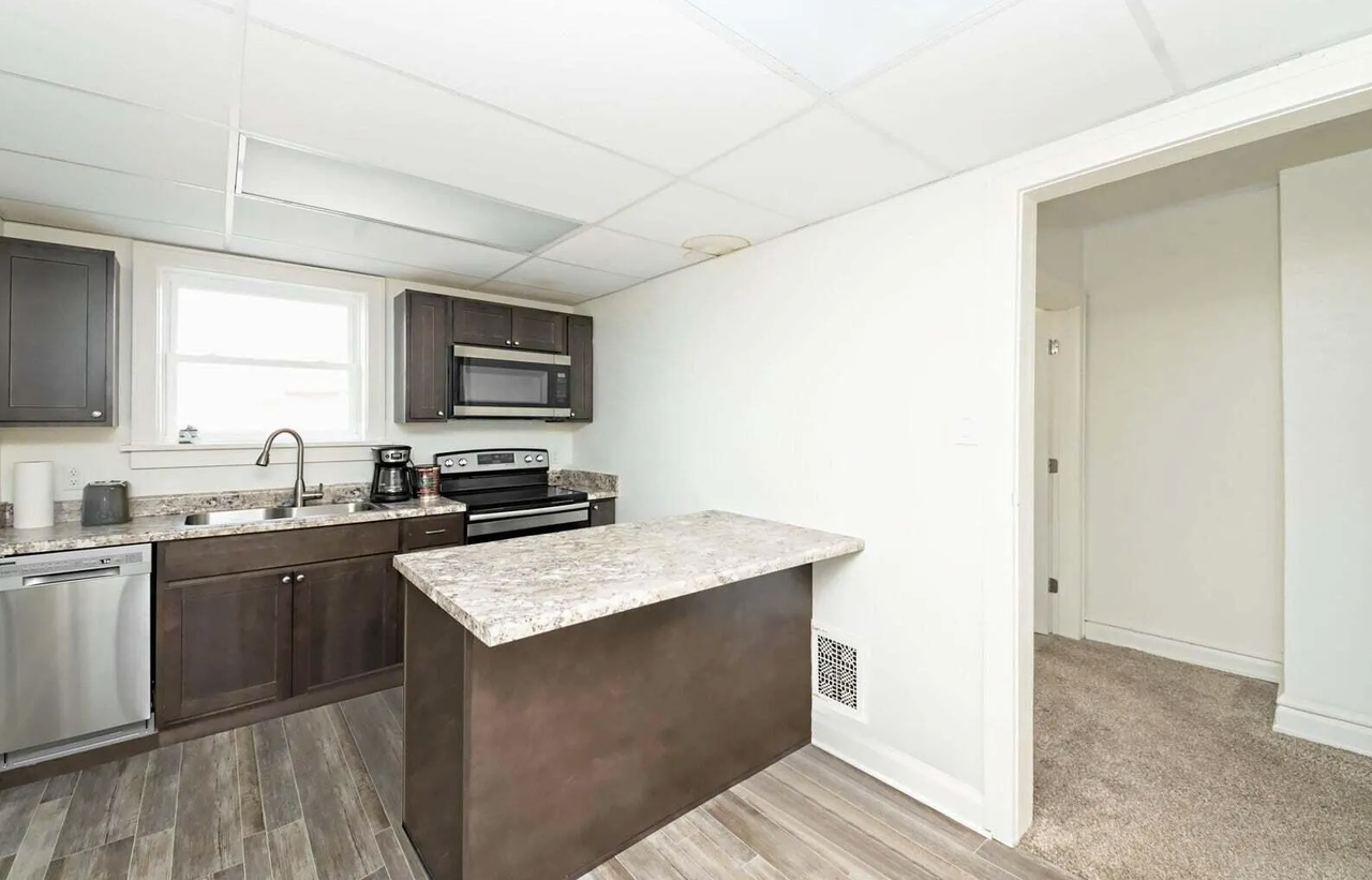 914 Main St #2 - Photo 2 of 6