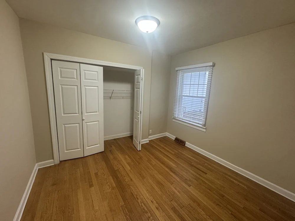 6258 N Maplewood Ave #NA - Photo 2 of 10