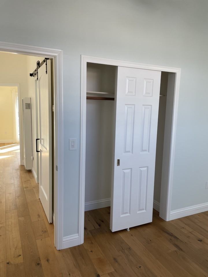 16696 Bayview Dr - Photo 2 of 17