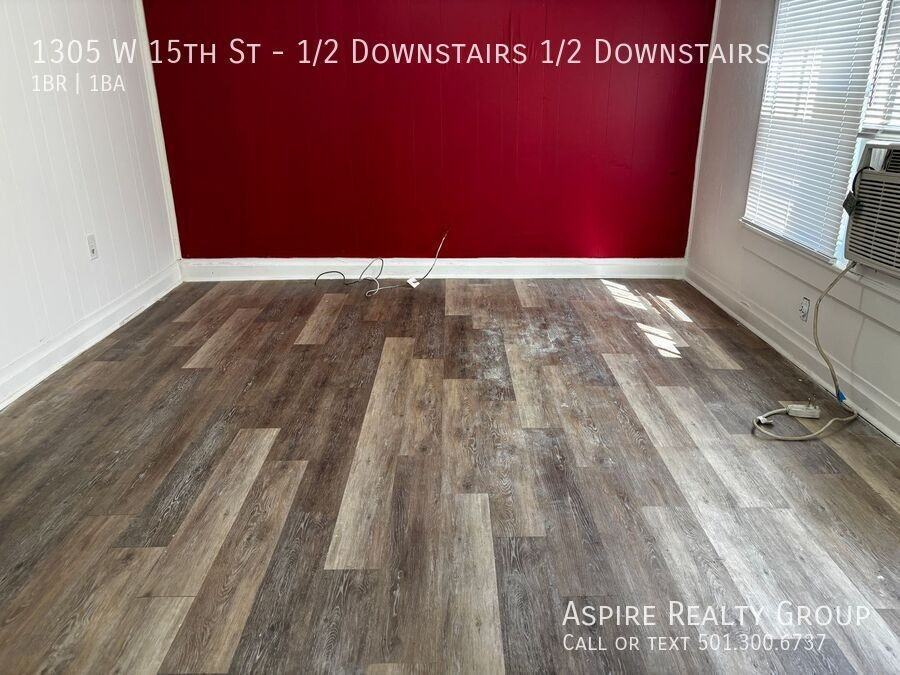 1305 W 15th St - Photo 2 of 9