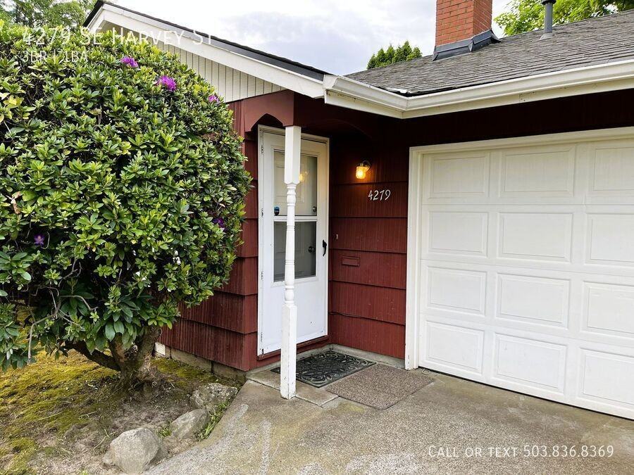 4279 Se Harvey St - Photo 2 of 50