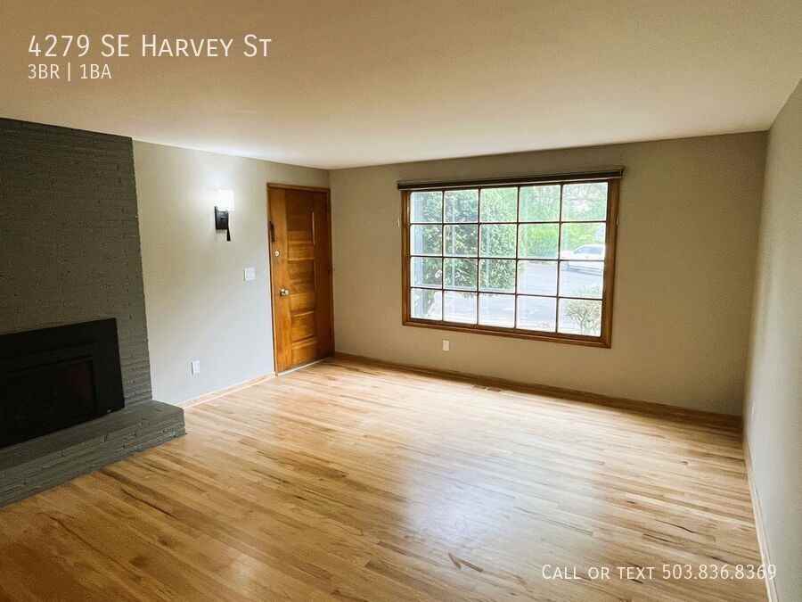 4279 Se Harvey St - Photo 3 of 50