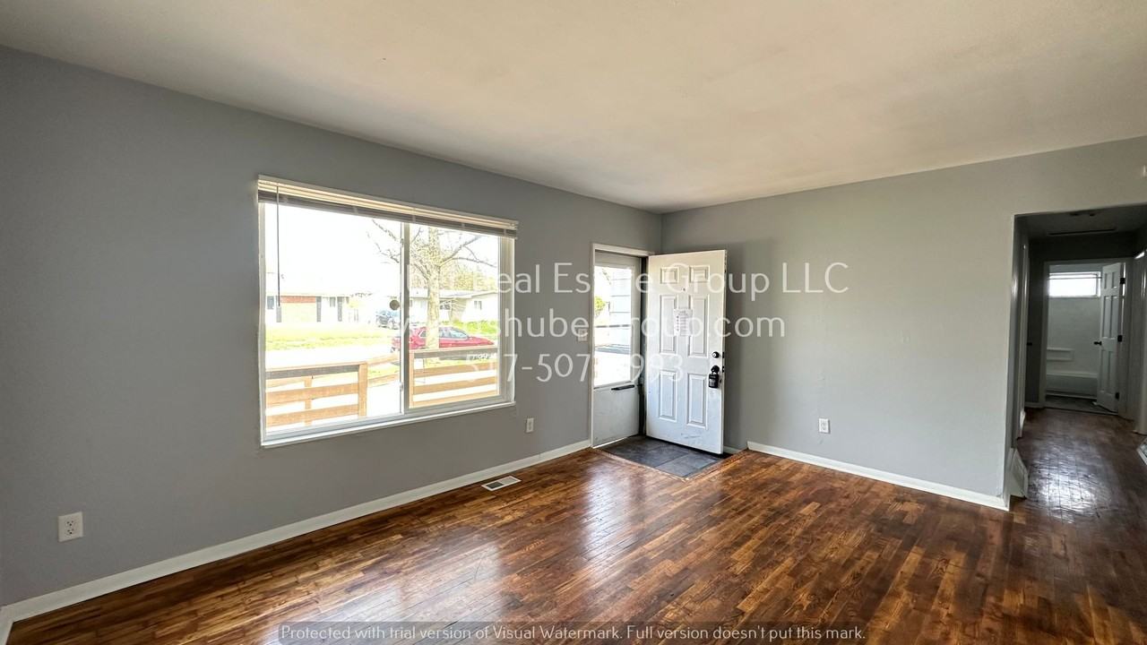 3325 Danbury Crossroad St - Photo 3 of 18