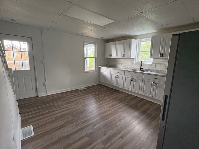 190 Economy St - Photo 2 of 7