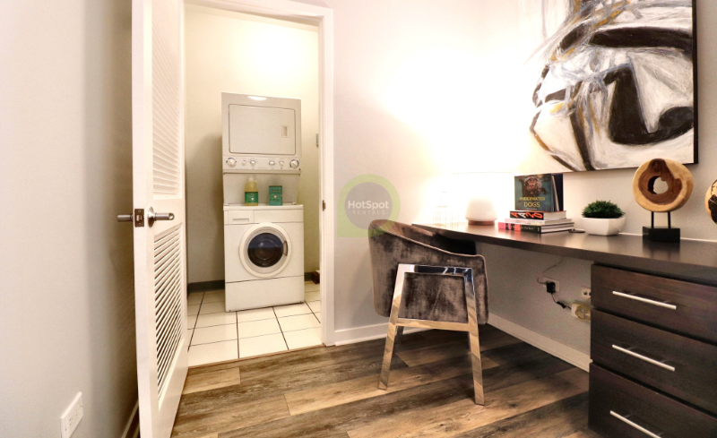 697 N Kingsbury St #1502 - Photo 7 of 13