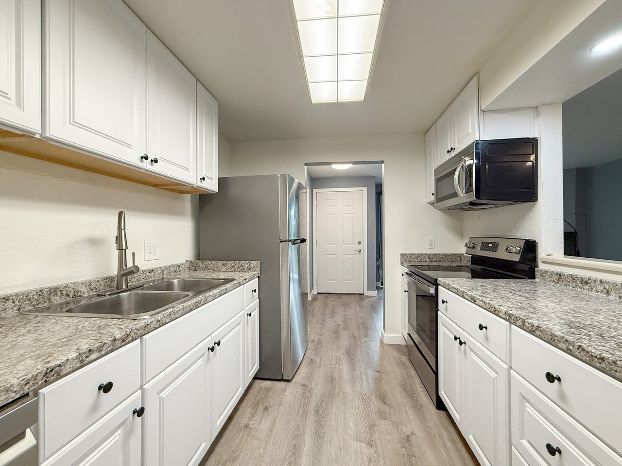 9494 Redmond - Photo 5 of 12