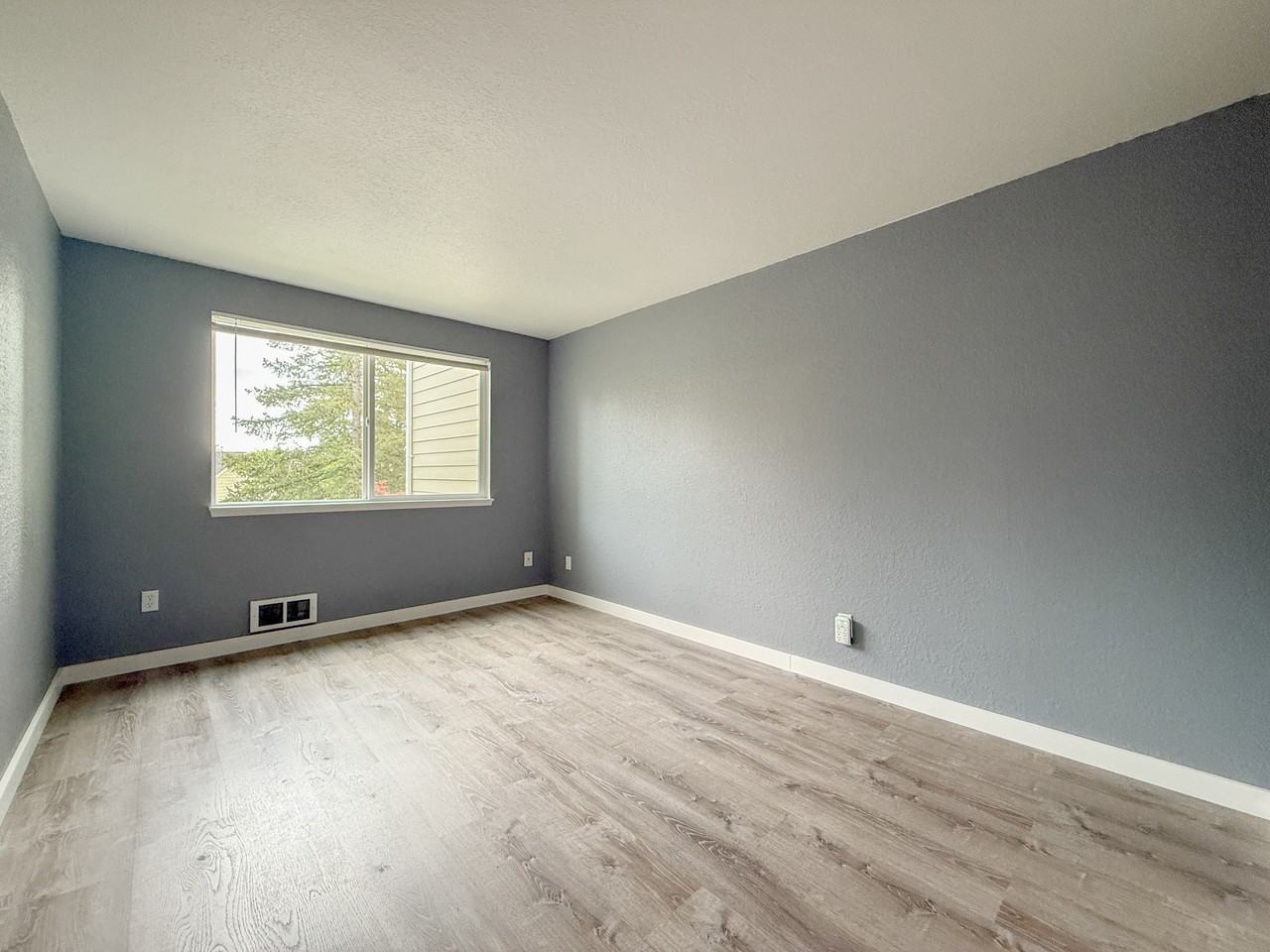 9494 Redmond - Photo 6 of 12