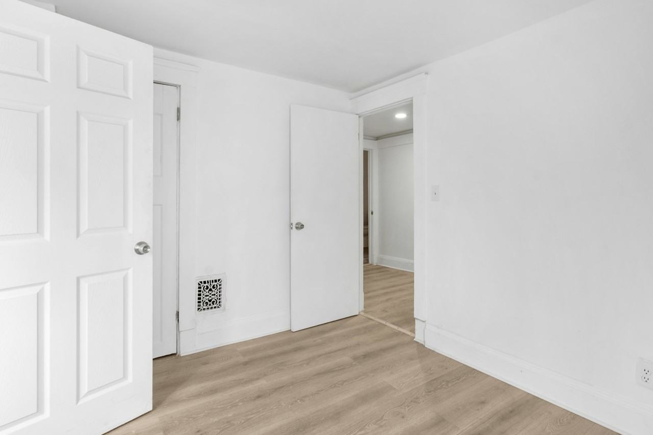 14608 Alder Avenue - Photo 3 of 29
