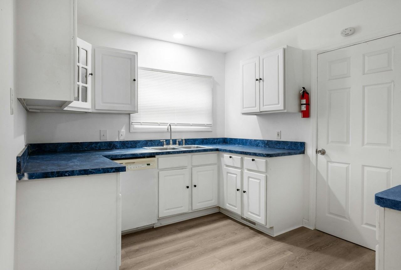 14608 Alder Avenue - Photo 5 of 29