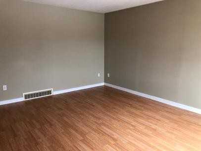 4807 53a St #7 - Photo 6 of 13