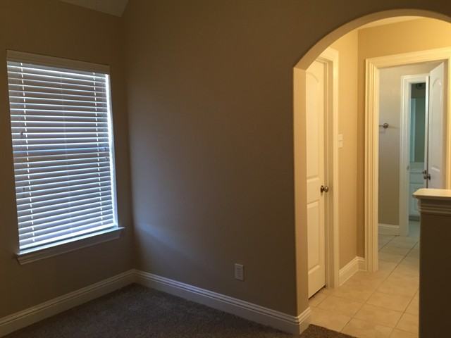 2751 Point View - Photo 2 of 23