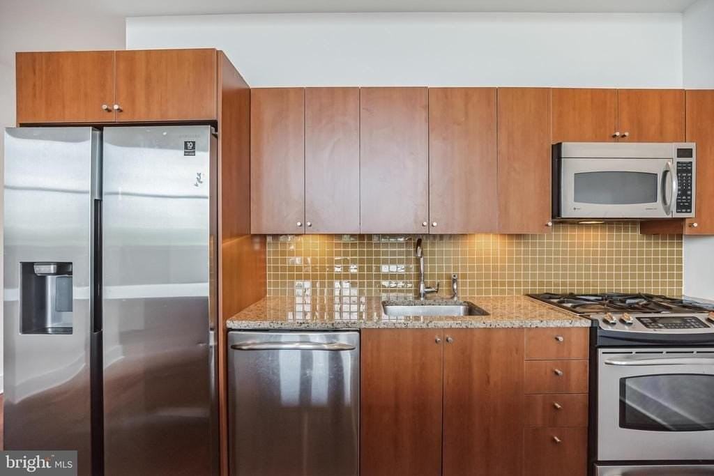 1101 Locust Street #4E - Photo 4 of 12