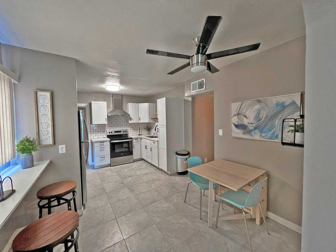 N 17th Pl - Photo 4 of 10