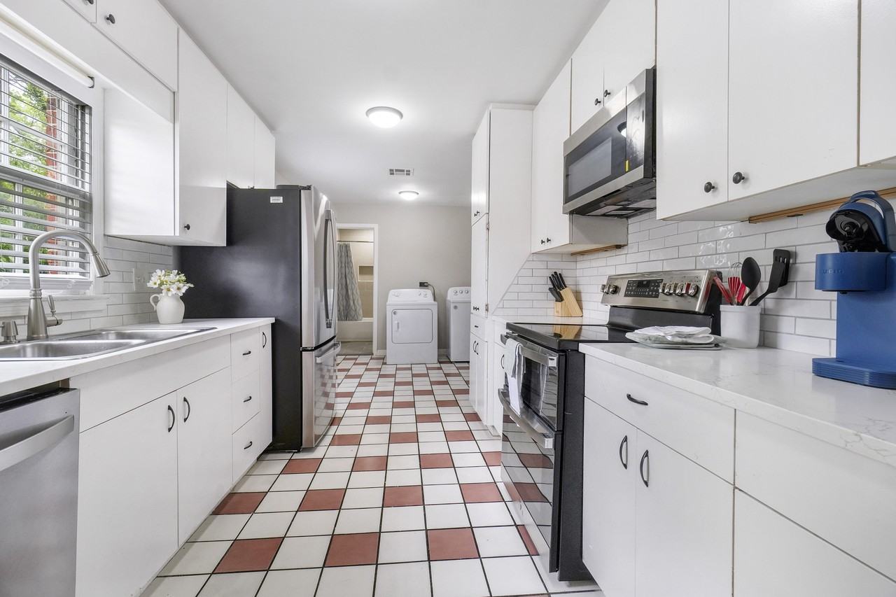 Merrimac Drive - Photo 4 of 11