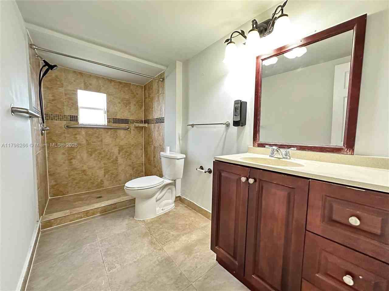 2811 Nw 88th St #1 - Photo 3 of 10