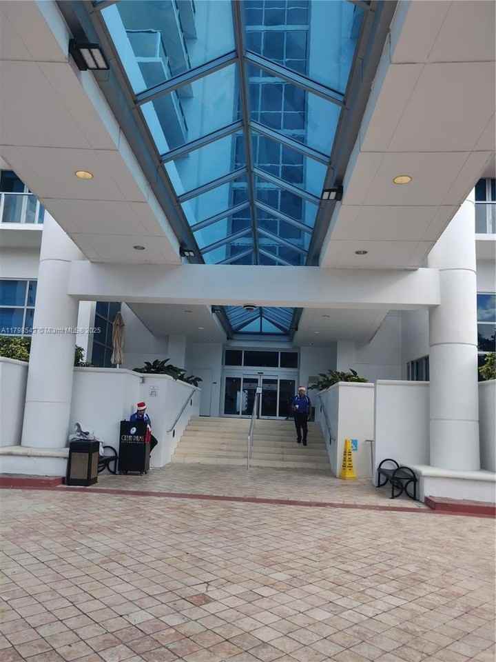 3101 S Ocean Dr #2206 - Photo 5 of 48