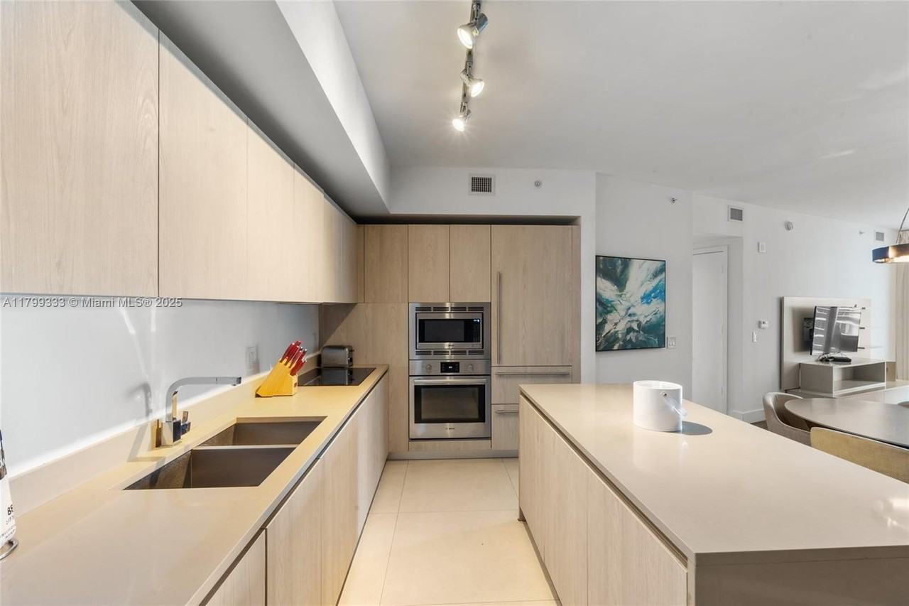 4111 S Ocean Dr #2307 - Photo 4 of 30