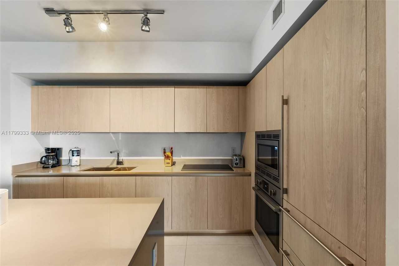 4111 S Ocean Dr #2307 - Photo 6 of 30