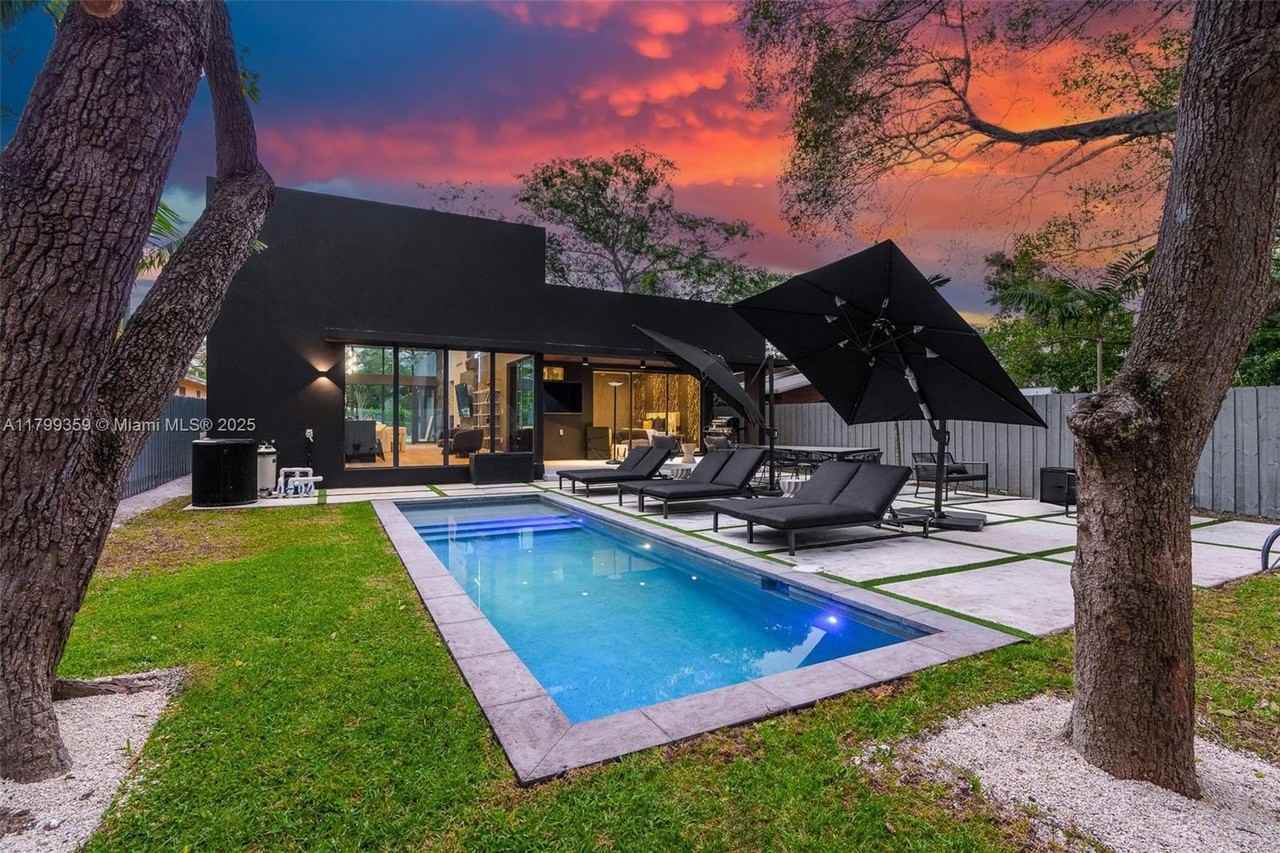 400 Nw 49th St #0 - Photo 2 of 46