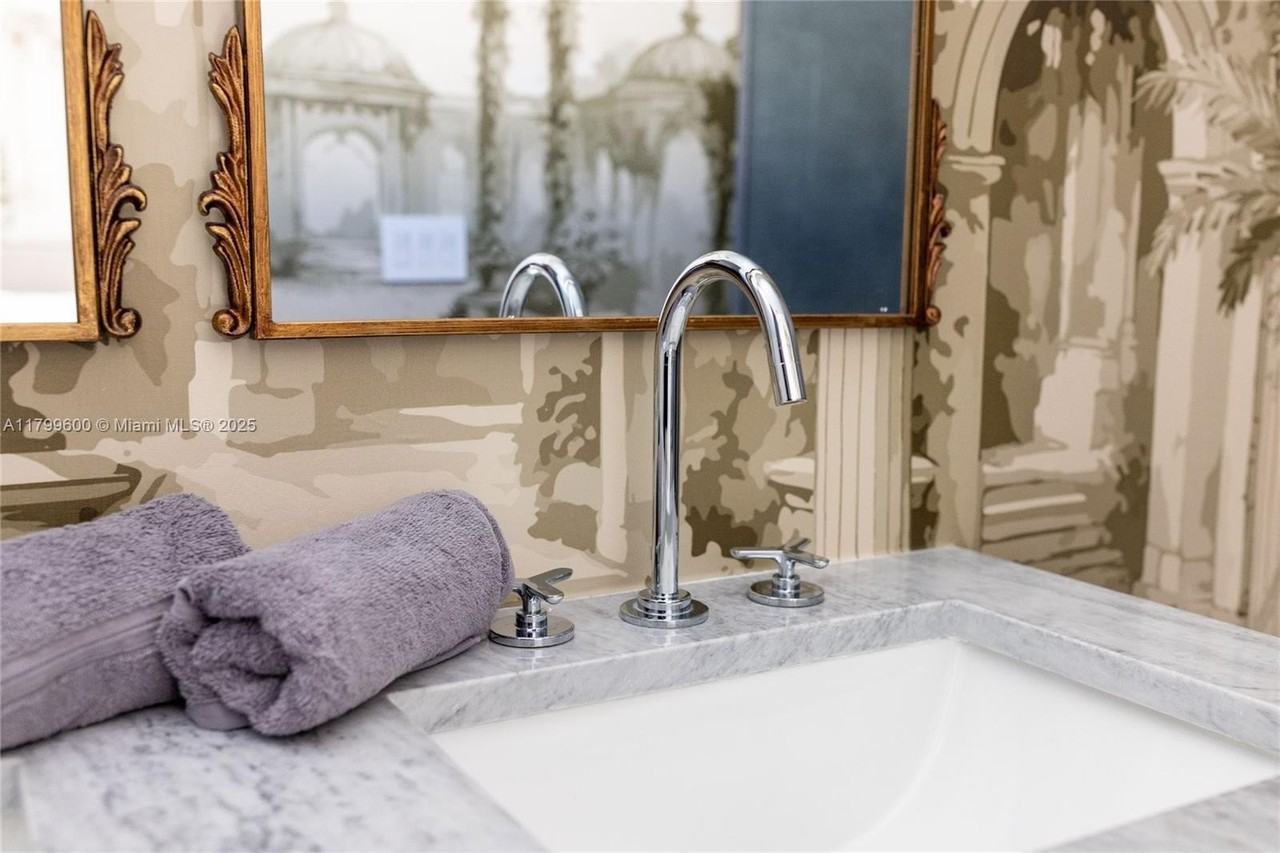 414 Nw 52nd St #414 - Photo 4 of 41