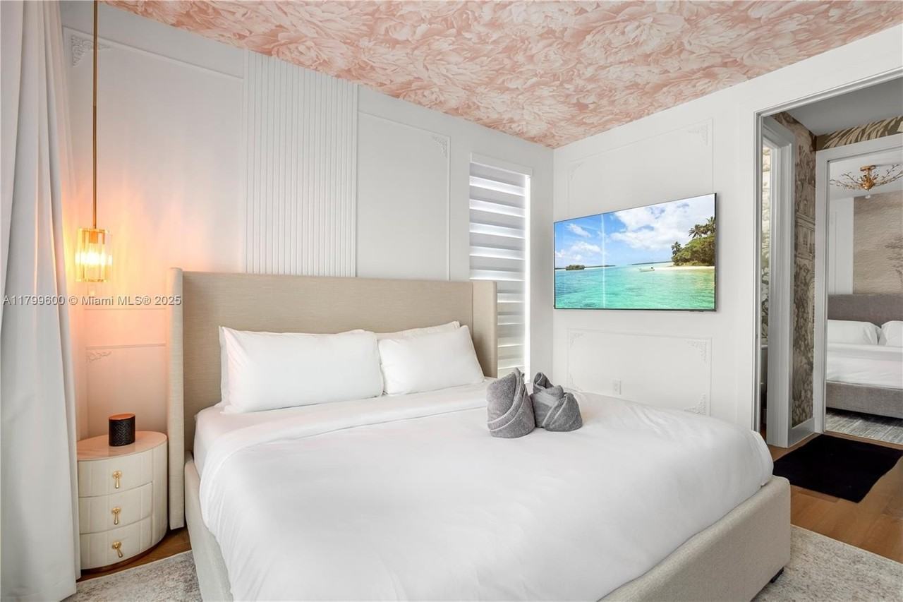 414 Nw 52nd St #414 - Photo 5 of 41