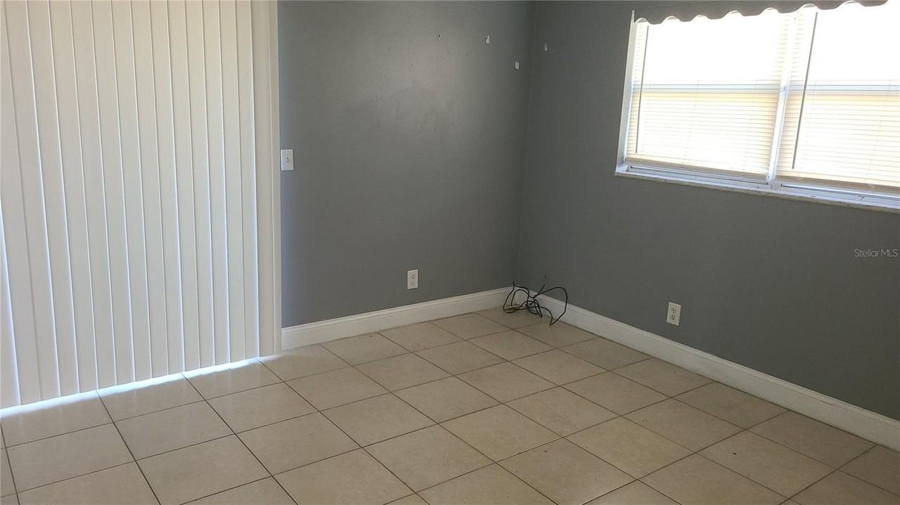 10704 N 15th St #B - Photo 7 of 13