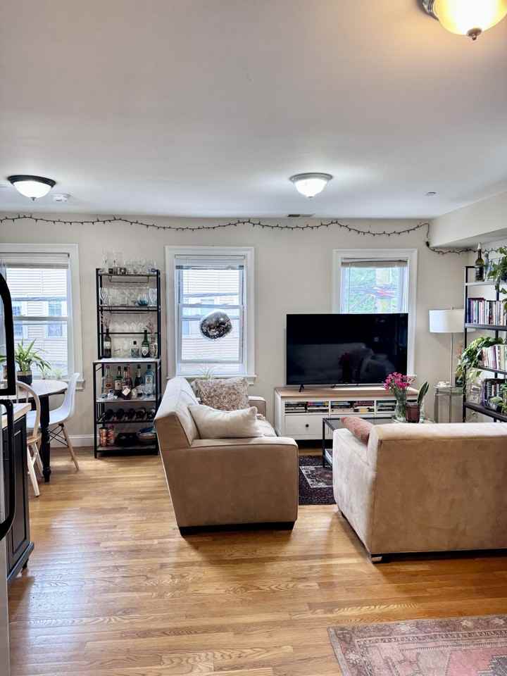 171 Thorndike St #2 - Photo 4 of 17