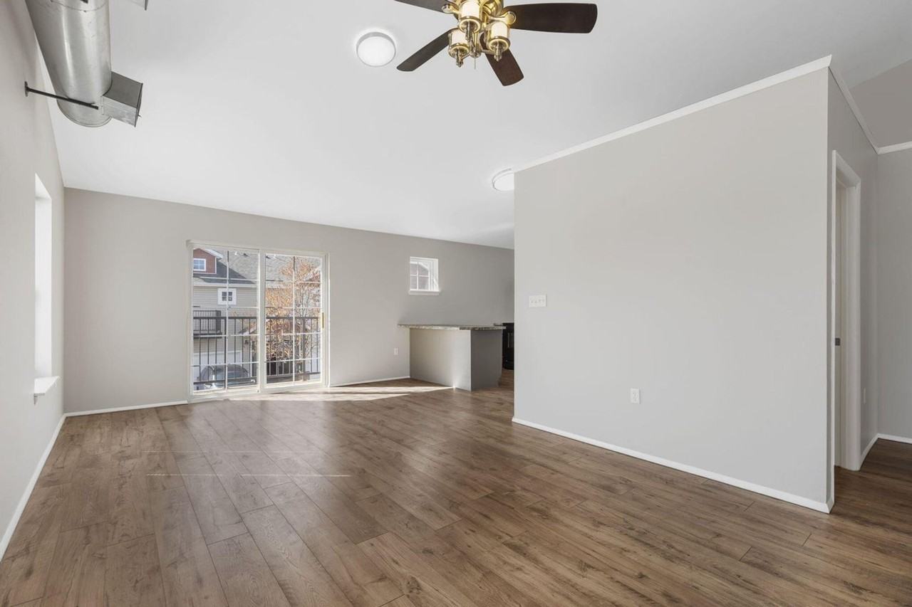 Parkway Townhomes - Photo 7 of 22