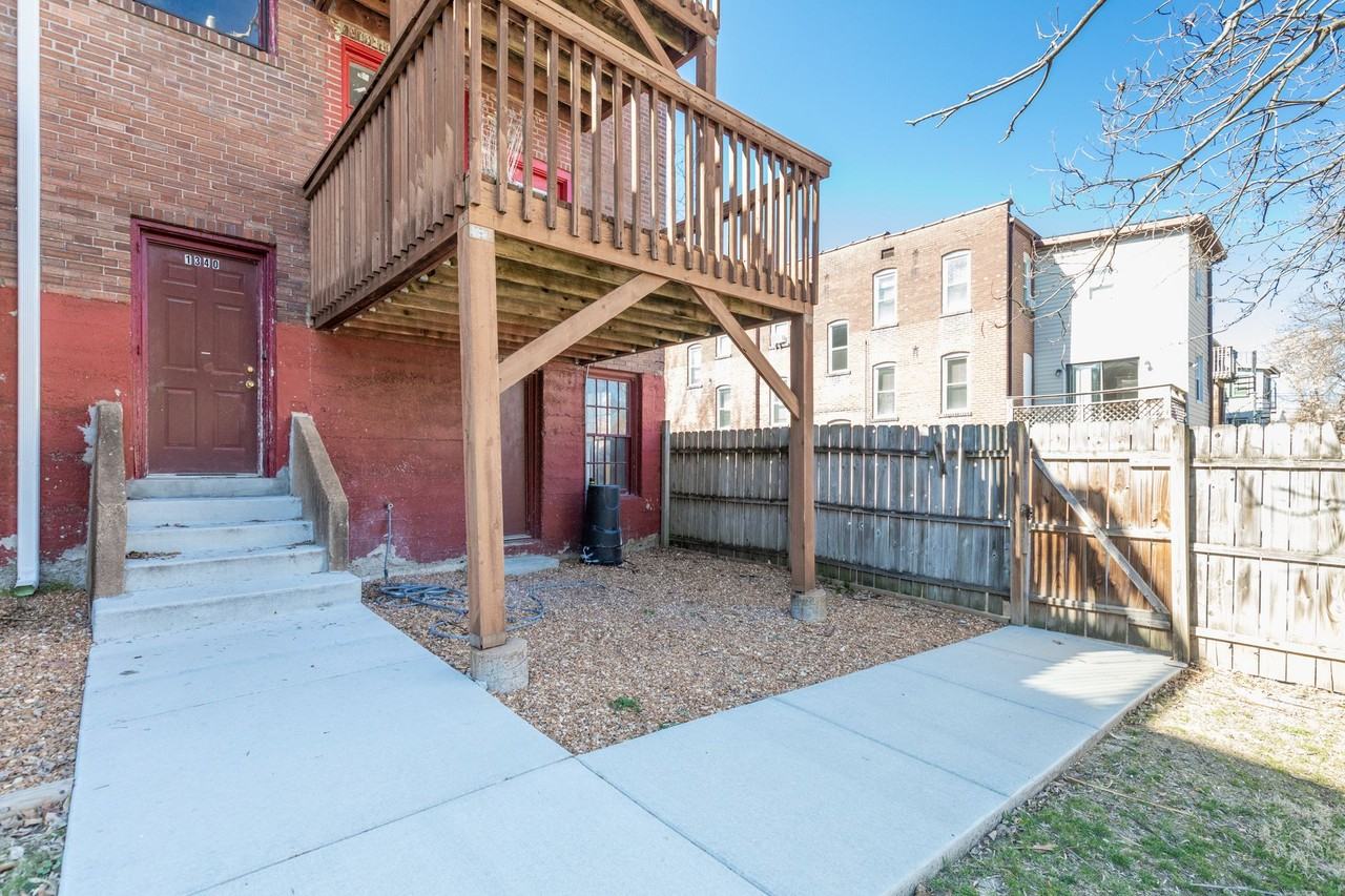 1340 McCausland - Photo 5 of 8