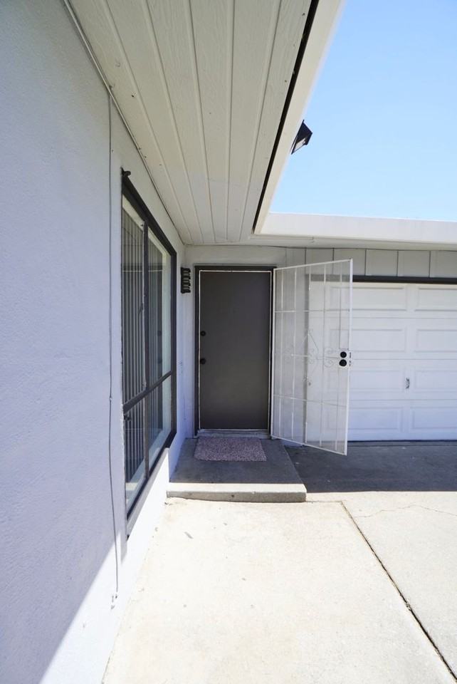 6548 Stoneman Dr - Photo 5 of 21