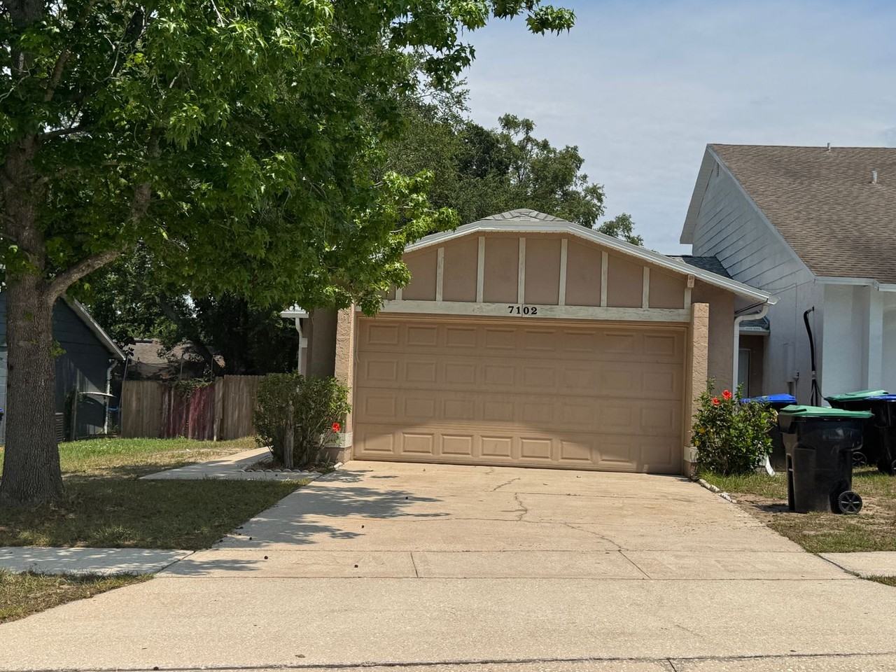 7102 Harbor Heights Cir - Photo 2 of 30