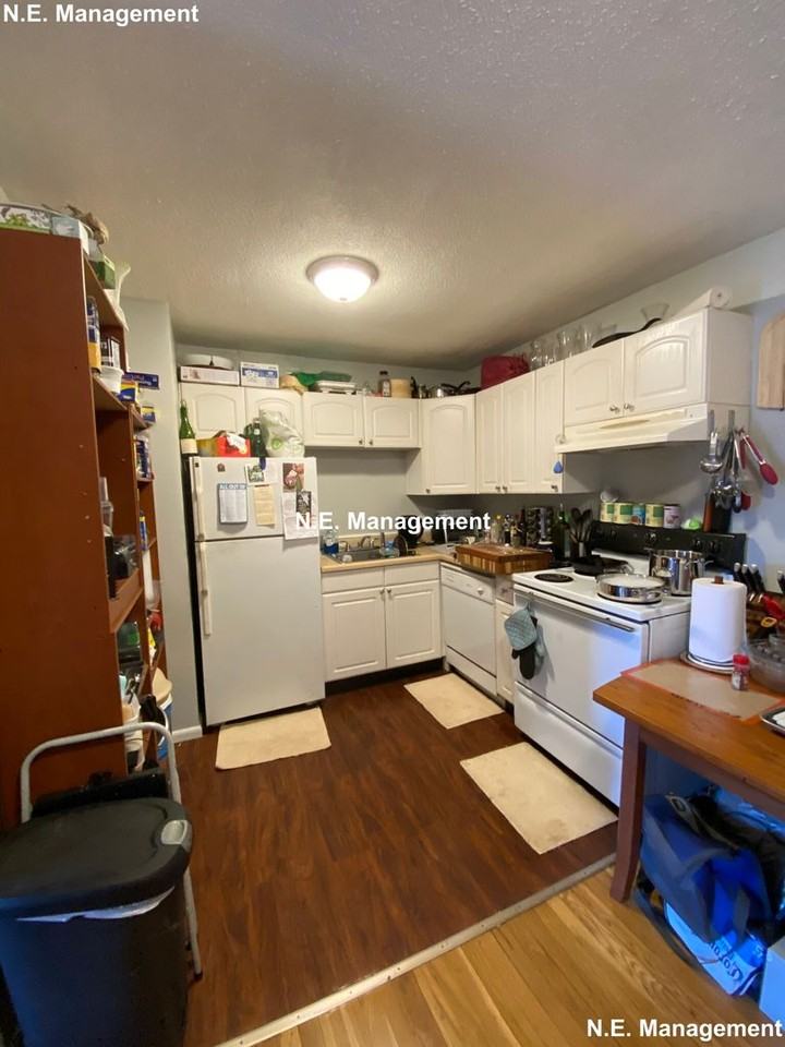 79 Poplar St - Photo 3 of 6