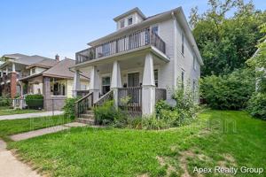 featured image of 1530 Quarry Ave Nw #1