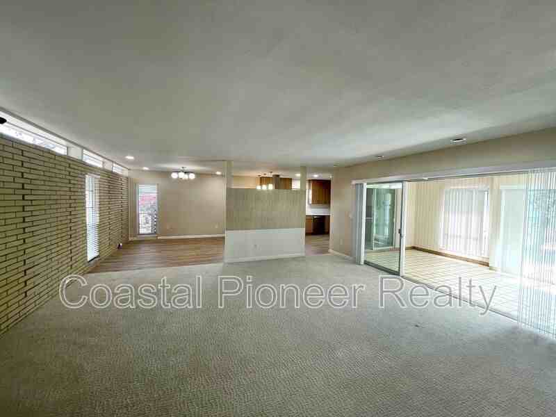 3602 S Beach Dr - Photo 3 of 23